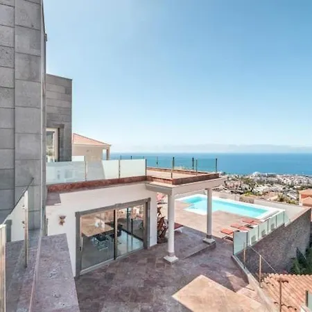 Apartment Readhostprofile&scan! Luxury 4-bedroom With Pool Antibes