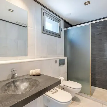 Apartment Readhostprofile&scan! Luxury 4-bedroom With Pool