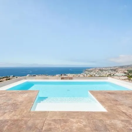 Apartment Readhostprofile&scan! Luxury 4-bedroom With Pool