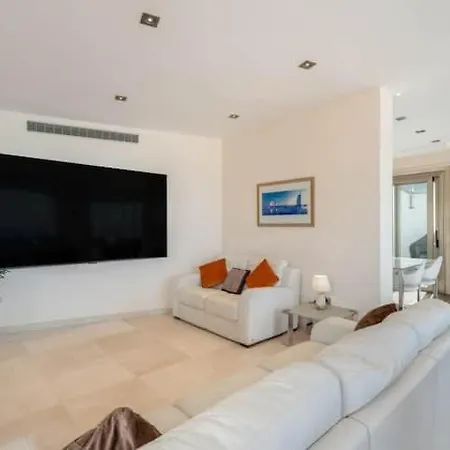 Апартаменти Readhostprofile&scan! Luxury 4-bedroom With Pool Антіб