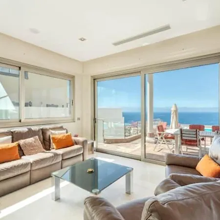Readhostprofile&scan! Luxury 4-bedroom With Pool Антіб