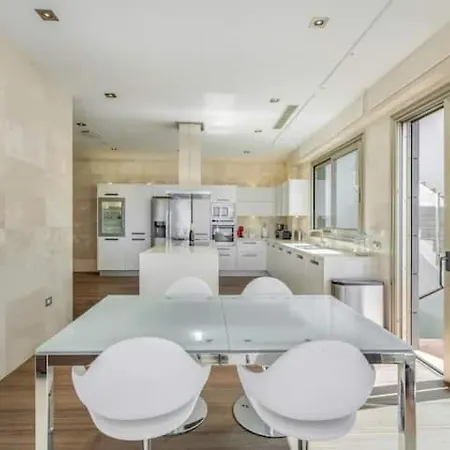 Readhostprofile&scan! Luxury 4-bedroom With Pool * Антіб