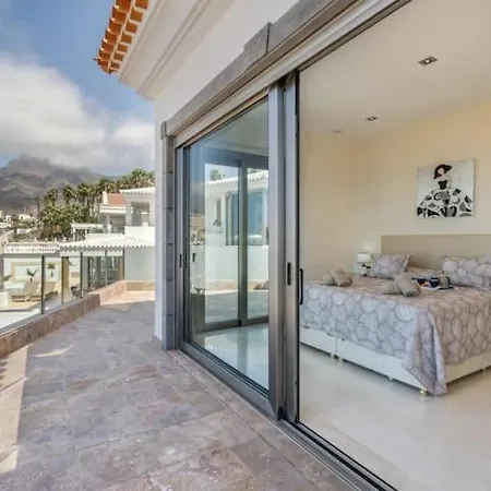 Readhostprofile&scan! Luxury 4-bedroom With Pool Апартаменти *