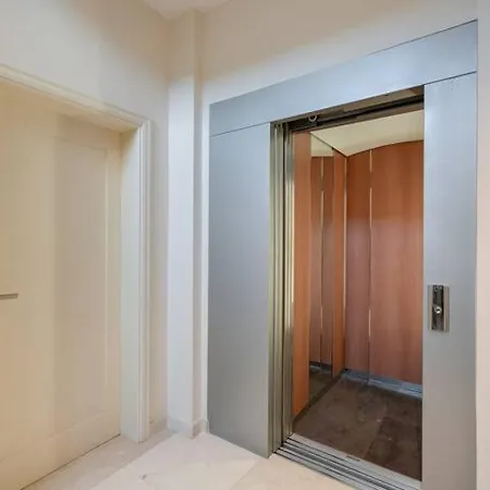 Апартаменти Readhostprofile&scan! Luxury 4-bedroom With Pool *