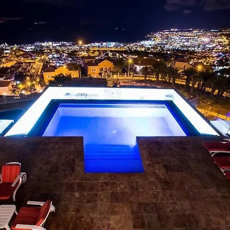 Readhostprofile&scan! Luxury 4-bedroom With Pool Апартаменти